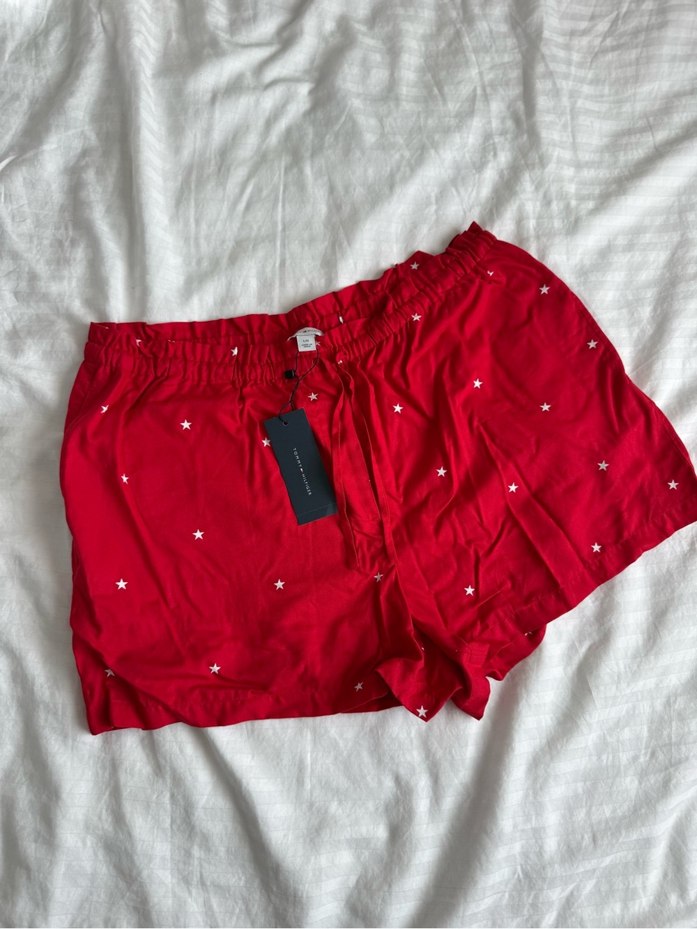 Tommy Hilfiger Red Star Print Shorts — Size L (New with Tags)